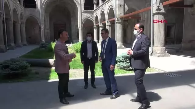 ERZURUM ÇİFTE MİNARELİ MEDRESE İÇİN TOPLANAN 2 BİN ESER RESTORE EDİLİYOR ERZURUM ÇİFTE MİNARELİ MEDRESE İÇİN TOPLANAN 2 BİN ESER RESTORE EDİLİYOR