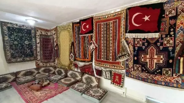 BİTLİS HİZANLI KADINLAR, HALI VE KİLİM DOKUMACILIĞINI ÖĞRENİYOR