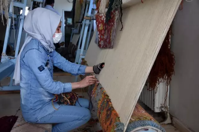 Hizanlı kadınlardan 150 yıl ömürlü halılar