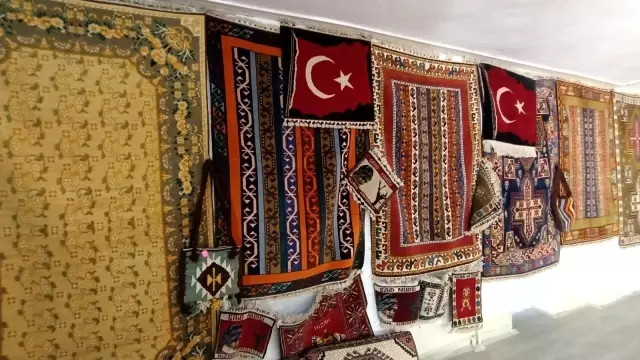 Hizanlı kadınlardan 150 yıl ömürlü halılar