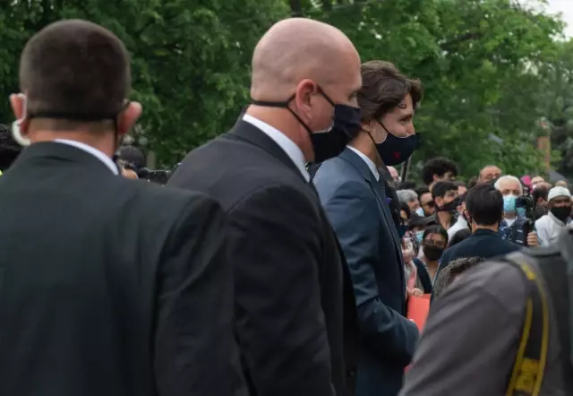 Kanada Başbakanı Trudeau, terör saldırısında hayatını kaybedenler için düzenlenen törene katıldı