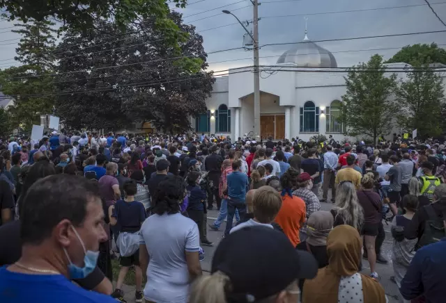Kanada Başbakanı Trudeau, terör saldırısında hayatını kaybedenler için düzenlenen törene katıldı