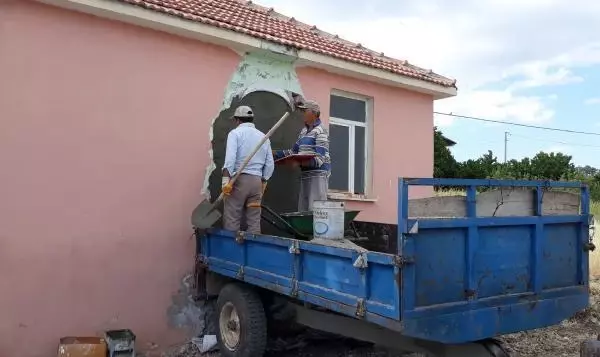 Künk minareye 'uygunsuzluk' yıkımı Künk minareye 'uygunsuzluk' yıkımı