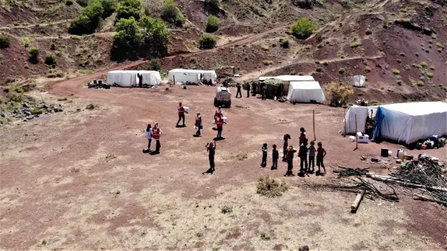 Mangal kömürü işçilerinin çadırda yaşamı başladı Mangal kömürü işçilerinin çadırda yaşamı başladı