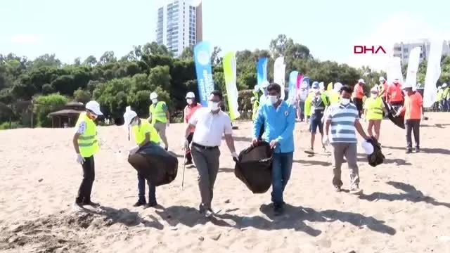 MERSİN ÖZEL BİREYLER YAVRU CARETTALARIN ÖNÜNDEKİ ENGELLERİ KALDIRDI