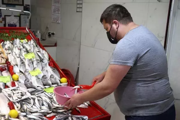 Prof. Dr. Ayaz vatandaşın merak ettiği soruyu yanıtladı: Müsilaj nedeniyle balık tüketmek zararlı değil Prof. Dr. Ayaz vatandaşın merak ettiği soruyu yanıtladı: Müsilaj nedeniyle balık tüketmek zararlı değil