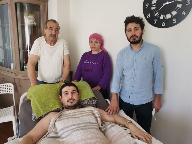 omurilik felci olan genc ayaga kaldiran akulu 4 14188281 o