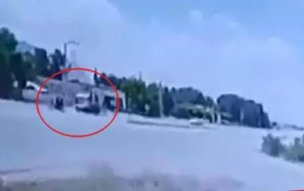 OTOMOBİL, MOTOSİKLETE ÇARPI; 1 ÖLÜ, 1 YARALI