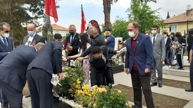 Şehit öğretmen Şenay Aybüke Yalçın, vefatının 4. yılında kabri başında anıldı