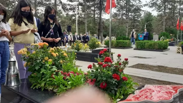 Şehit öğretmen Şenay Aybüke Yalçın, vefatının 4. yılında kabri başında anıldı