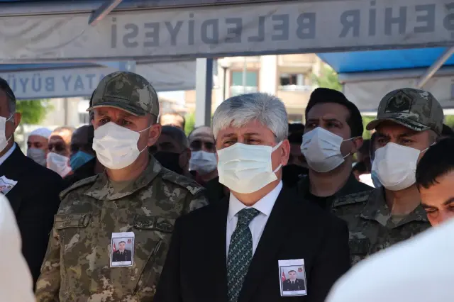Son dakika: Şehit Jandarma Uzman Çavuş Adil Yılmaz, son yolculuğuna uğurlandı Son dakika: Şehit Jandarma Uzman Çavuş Adil Yılmaz, son yolculuğuna uğurlandı