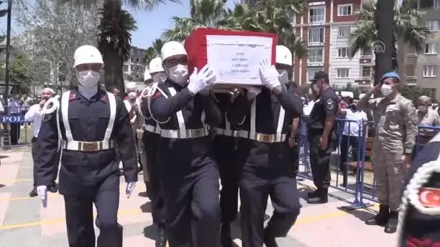 Son dakika: Şehit Jandarma Uzman Çavuş Adil Yılmaz, son yolculuğuna uğurlandı