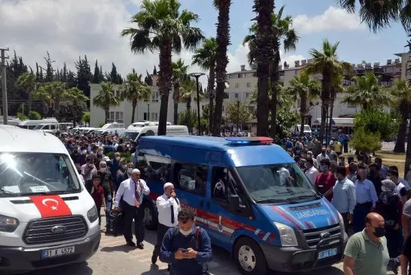 Son dakika: Şehit Jandarma Uzman Çavuş Adil Yılmaz, son yolculuğuna uğurlandı