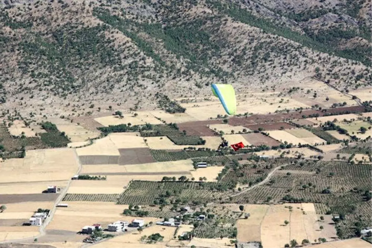 Terörden Arındırılan Hani Dağlarında Artık Yamaç Paraşütleri Havalanıyor