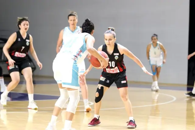 Turgutlu Belediye Kadın Basketbol 2'de 2 yaptı Turgutlu Belediye Kadın Basketbol 2'de 2 yaptı