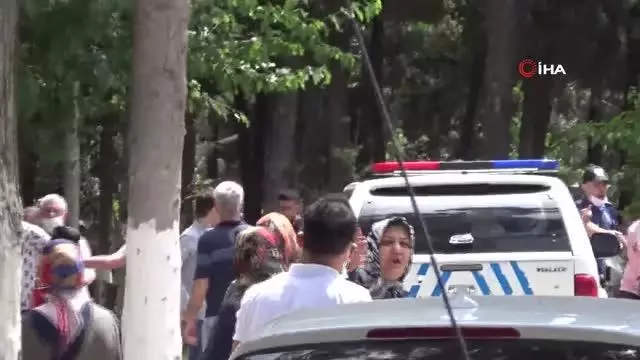 Adli Tıp önünde gazeteciye çirkin saldırı Adli Tıp önünde gazeteciye çirkin saldırı
