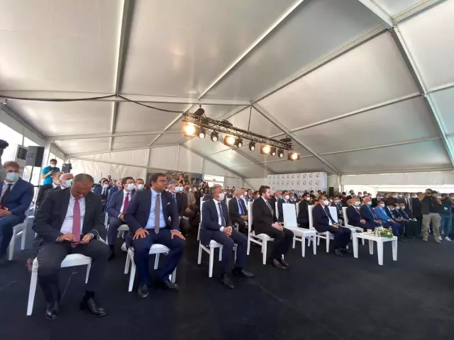 Ağrı'da 1.2 milyar dolarlık altın, 2.8 milyon dolarlık gümüş rezervi bulundu Ağrı'da 1.2 milyar dolarlık altın, 2.8 milyon dolarlık gümüş rezervi bulundu