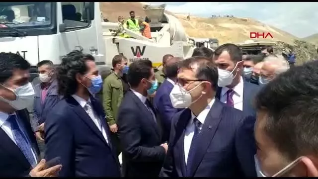 AĞRI MOLLAKARA'DA 20 TON ALTIN İLE 3,5 TON GÜMÜŞÜ ÇIKARACAK TESİSİN TEMELİ ATILDI AĞRI MOLLAKARA'DA 20 TON ALTIN İLE 3,5 TON GÜMÜŞÜ ÇIKARACAK TESİSİN TEMELİ ATILDI