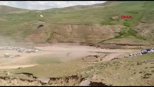 AĞRI MOLLAKARA'DA 20 TON ALTIN İLE 3,5 TON GÜMÜŞÜ ÇIKARACAK TESİSİN TEMELİ ATILDI AĞRI MOLLAKARA'DA 20 TON ALTIN İLE 3,5 TON GÜMÜŞÜ ÇIKARACAK TESİSİN TEMELİ ATILDI