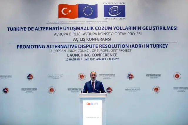 Bakan Gül: 'Paylaştığımız bütün rakamların ve istatistiklerin içinde insan vardır' Bakan Gül: 'Paylaştığımız bütün rakamların ve istatistiklerin içinde insan vardır'