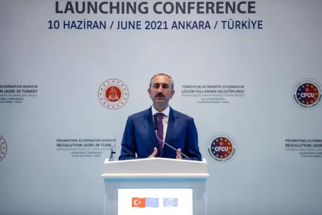 Bakan Gül: 'Paylaştığımız bütün rakamların ve istatistiklerin içinde insan vardır' Bakan Gül: 'Paylaştığımız bütün rakamların ve istatistiklerin içinde insan vardır'