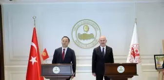 Ruslan Kazakbaev: Bakan Soylu, Kırgızistan Dışişleri Bakanı Kazakbaev ile bir araya geldi Ruslan Kazakbaev: Bakan Soylu, Kırgızistan Dışişleri Bakanı Kazakbaev ile bir araya geldi