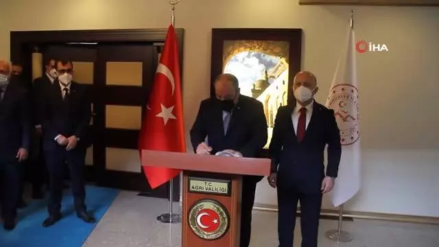 Bakan Varank ve Dönmez'den Ağrı Valiliğine ziyaret Bakan Varank ve Dönmez'den Ağrı Valiliğine ziyaret