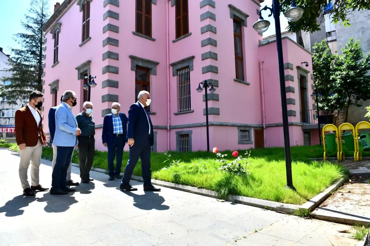 Başkan Zorluoğlu Trabzon Sanatevi'ni Ziyaret Etti