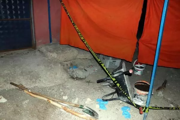 Boğulup, tandıra gömülen çiftin katil zanlısı aile adliyede (3) Boğulup, tandıra gömülen çiftin katil zanlısı aile adliyede (3)