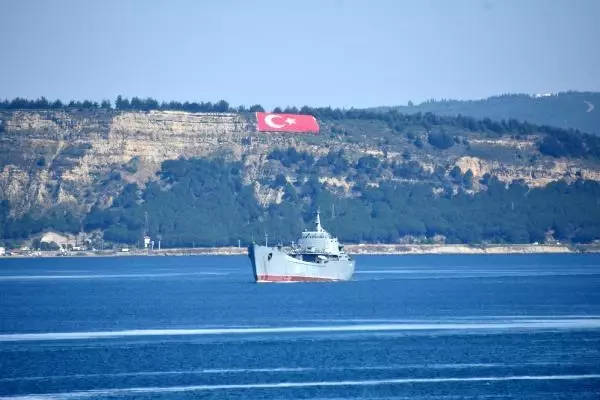 Son Dakika | ÇANAKKALE BOĞAZI'NDAN PEŞ PEŞE GEÇEN RUS SAVAŞ GEMİLERİ AKDENİZ'E İNİYOR Son Dakika | ÇANAKKALE BOĞAZI'NDAN PEŞ PEŞE GEÇEN RUS SAVAŞ GEMİLERİ AKDENİZ'E İNİYOR