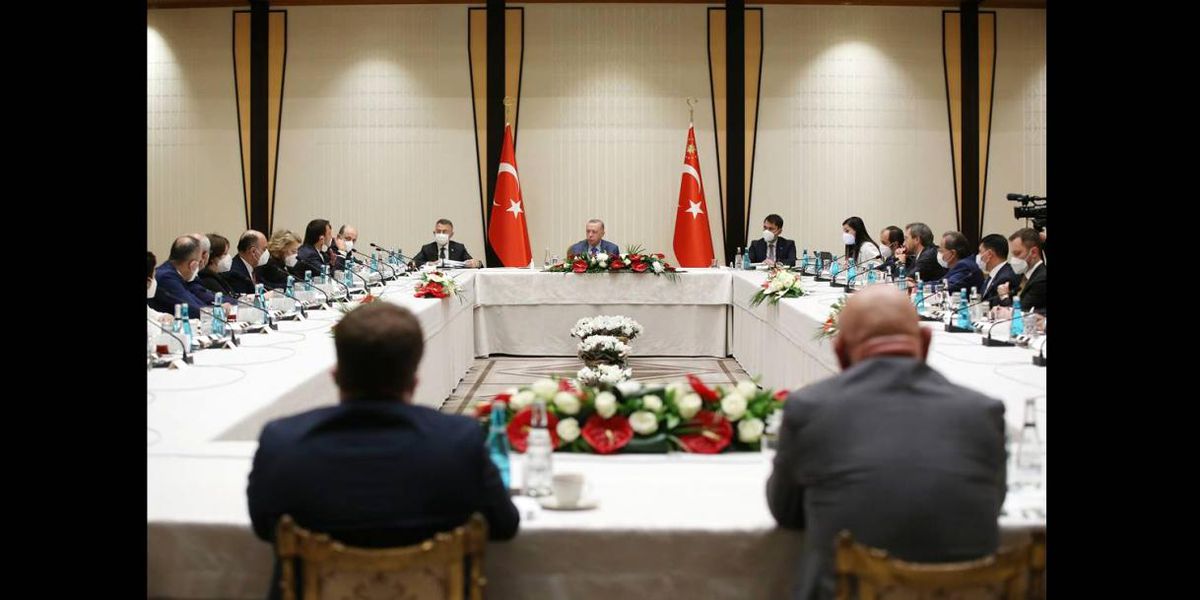 Cumhurbaşkanı Erdoğan, Marmara Denizi'ndeki Müsilaj Meselesinin Çözümü İçin YÖK Tarafından Oluşturulan Akademik Heyetle Özel Bir Toplantı...
