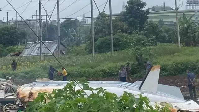 Darbeyle sarsılan Myanmar'da askeri uçak çelik fabrikasının üzerine düştü: 13 kişi öldü, 16 kişi yaralandı Darbeyle sarsılan Myanmar'da askeri uçak çelik fabrikasının üzerine düştü: 13 kişi öldü, 16 kişi yaralandı
