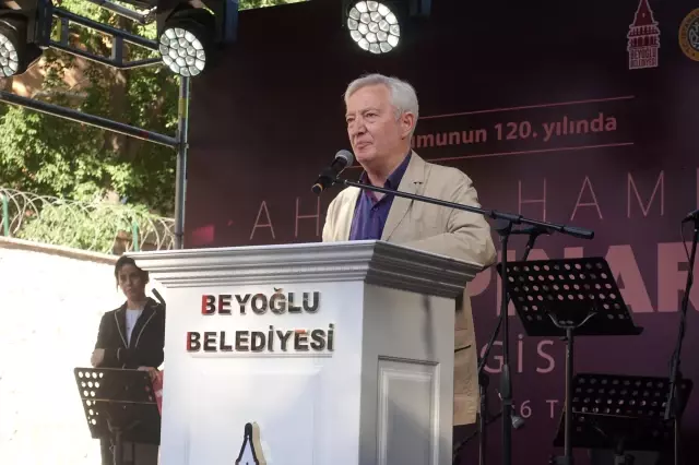 'Doğumunun 120. yılında Ahmet Hamdi Tanpınar' sergisi Beyoğlu'nda açıldı 'Doğumunun 120. yılında Ahmet Hamdi Tanpınar' sergisi Beyoğlu'nda açıldı