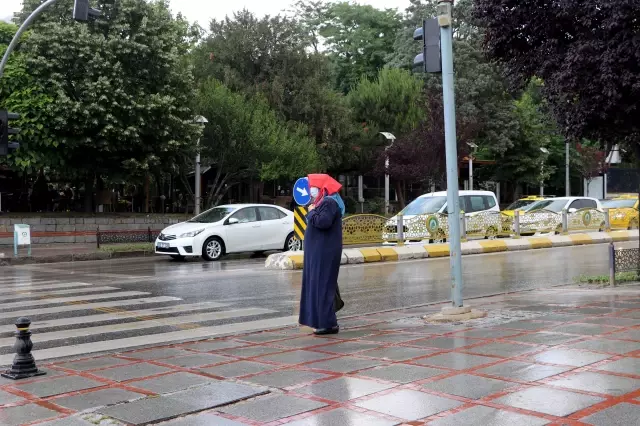 Sağanak geçişleri zaman zaman etkili oluyor Sağanak geçişleri zaman zaman etkili oluyor