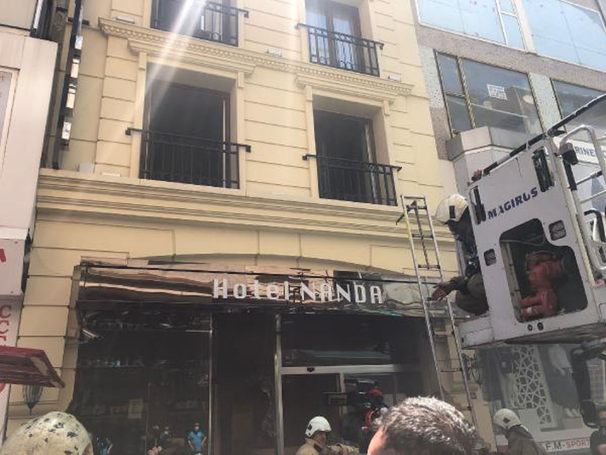 Son dakika haberleri... FATİH'TE OTELDE ÇIKAN YANGINDA CAN PAZARI YAŞANDI 5 (röportajlar)