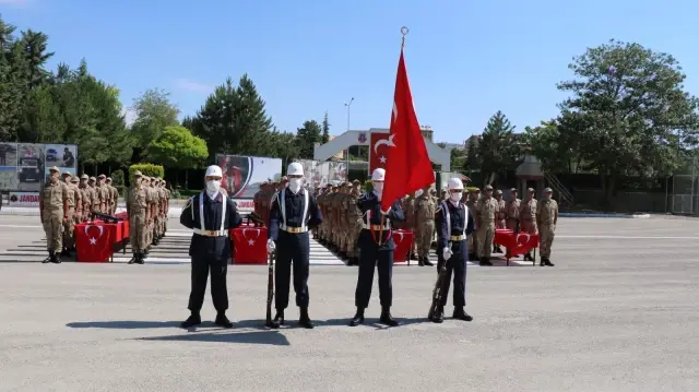 Elazığ'da acemi erler için yemin töreni yapıldı Elazığ'da acemi erler için yemin töreni yapıldı