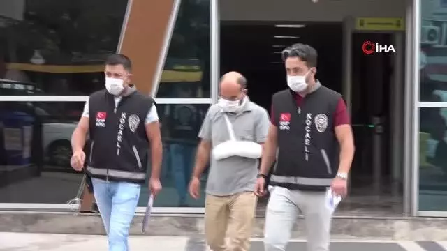 'Kahve acı olmuş' diyerek eşini boğarak öldüren ve müebbet hapis talep edilen müezzin boynunu kendi kesmiş 'Kahve acı olmuş' diyerek eşini boğarak öldüren ve müebbet hapis talep edilen müezzin boynunu kendi kesmiş