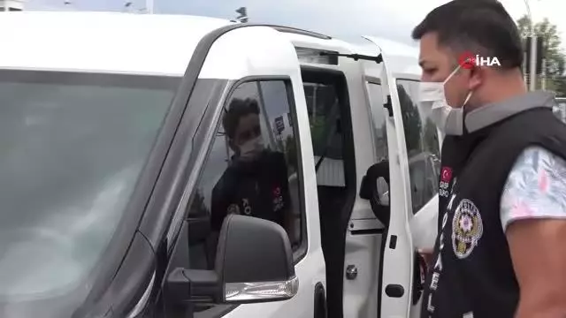 'Kahve acı olmuş' diyerek eşini boğarak öldüren ve müebbet hapis talep edilen müezzin boynunu kendi kesmiş 'Kahve acı olmuş' diyerek eşini boğarak öldüren ve müebbet hapis talep edilen müezzin boynunu kendi kesmiş