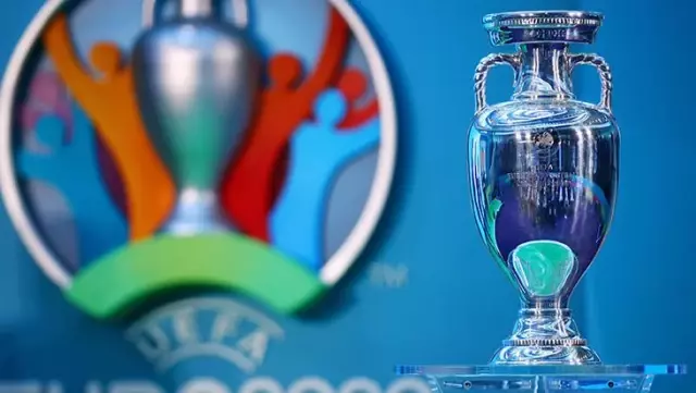 EURO 2020'de uygulanacak kurallar dikkat çekti! İşte 28 maddede turnuvanın bilinmeyenleri EURO 2020'de uygulanacak kurallar dikkat çekti! İşte 28 maddede turnuvanın bilinmeyenleri