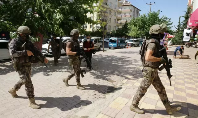 GAZİANTEP - Uyuşturucu operasyonunda 24 şüpheli gözaltına alındı GAZİANTEP - Uyuşturucu operasyonunda 24 şüpheli gözaltına alındı