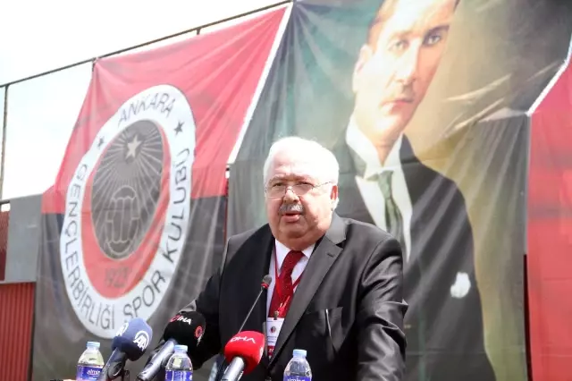 Gençlerbirliği Kulübü Başkan Adayı Mehmet Niyazi Akdaş: 'Kulübümüz maddi açıdan çok zor durumdadır' Gençlerbirliği Kulübü Başkan Adayı Mehmet Niyazi Akdaş: 'Kulübümüz maddi açıdan çok zor durumdadır'