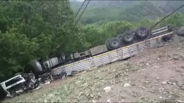 Son dakika gündem: GÜMÜŞHANE - Hayvan yüklü tır devrildi: 1 ölü (2) Son dakika gündem: GÜMÜŞHANE - Hayvan yüklü tır devrildi: 1 ölü (2)