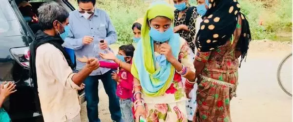 Hindistan'da hayat kurtaran girişim: Doktorlar Yolda Hindistan'da hayat kurtaran girişim: Doktorlar Yolda