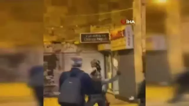 İsrail güçleri, Kudüs'te Filistinlilere saldırdı: 13 yaralı İsrail güçleri, Kudüs'te Filistinlilere saldırdı: 13 yaralı