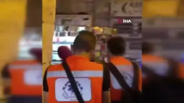 İsrail güçleri, Kudüs'te Filistinlilere saldırdı: 13 yaralı İsrail güçleri, Kudüs'te Filistinlilere saldırdı: 13 yaralı