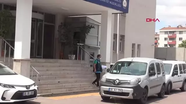 Boğulup, tandıra gömülen çiftin katil zanlısı aile adliyede (3) Boğulup, tandıra gömülen çiftin katil zanlısı aile adliyede (3)