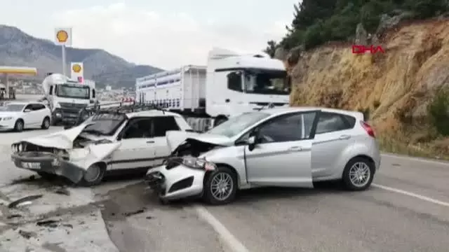 KAZADA BAŞINDAN YARALANDI, İLK İŞİ SELFİE YAPIP PAYLAŞMAK OLDU KAZADA BAŞINDAN YARALANDI, İLK İŞİ SELFİE YAPIP PAYLAŞMAK OLDU