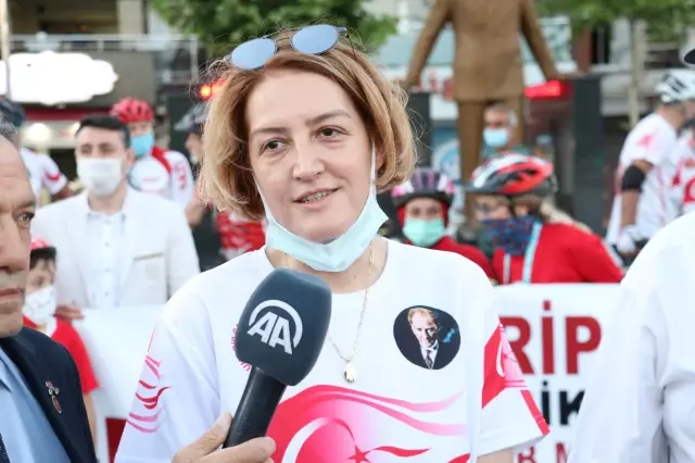 Kıbrıs Gazisi merhum Şükrü Tandoğan'ın anısına düzenlenen bisiklet turu ekibi Sakarya'ya ulaştı Kıbrıs Gazisi merhum Şükrü Tandoğan'ın anısına düzenlenen bisiklet turu ekibi Sakarya'ya ulaştı