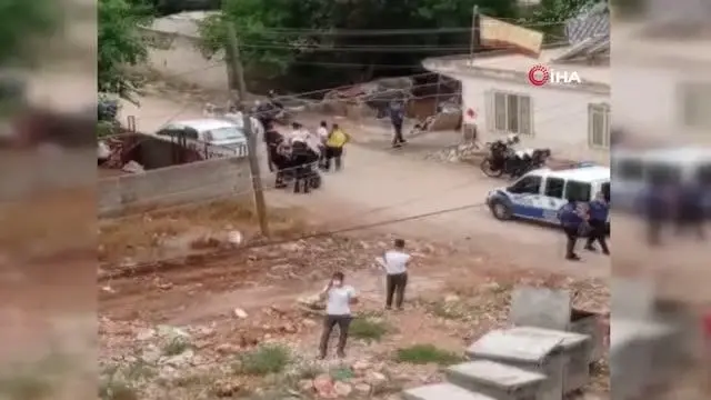 Kıskançlık krizine girip eşini ayaklarından vurdu Kıskançlık krizine girip eşini ayaklarından vurdu