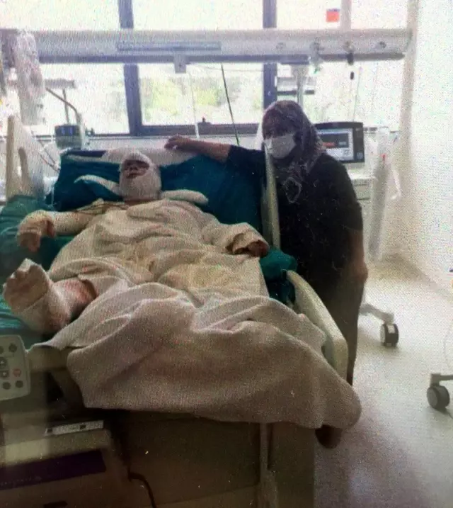 Kızı yanarak, oğlu boğularak ölen annenin feryadı Kızı yanarak, oğlu boğularak ölen annenin feryadı